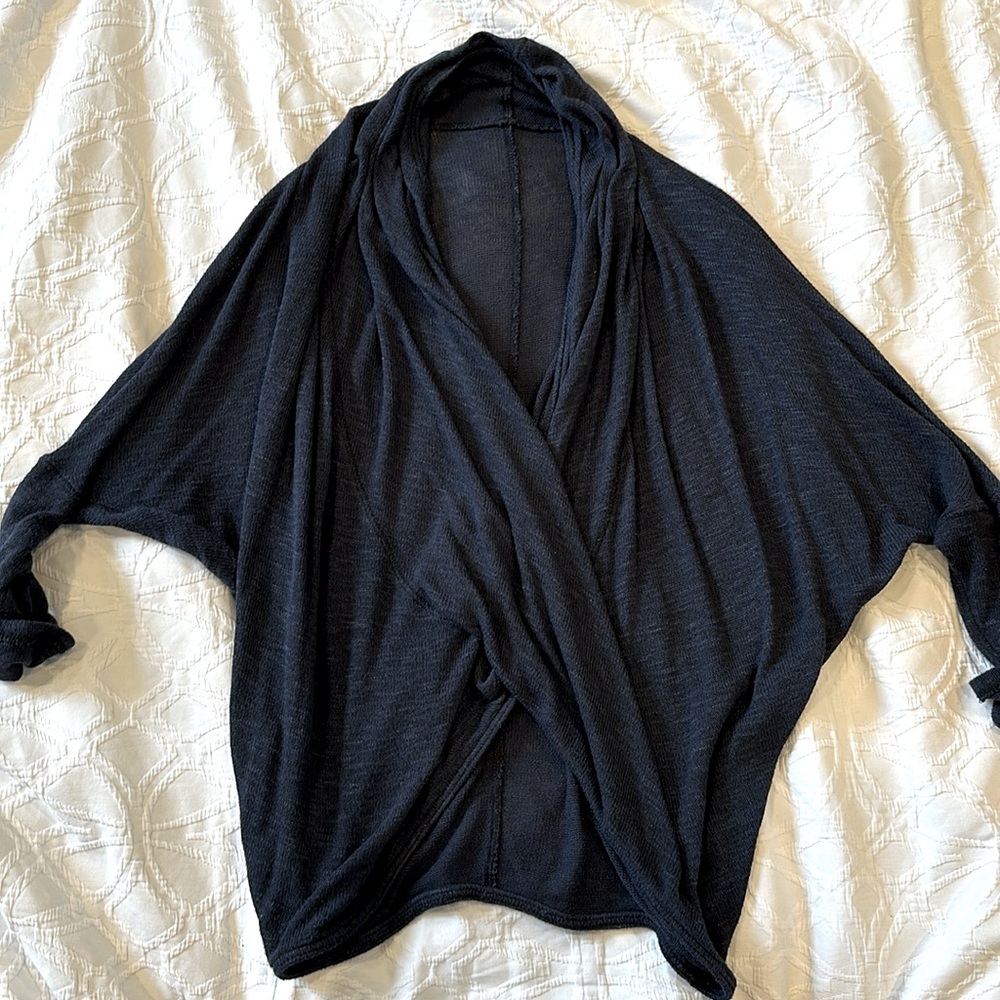 Flowy navy sweater top size small - Picture 1 of 2
